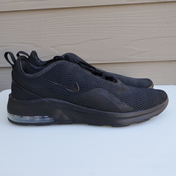 Nike Air Max Motion 2 Triple Black Men’s Sneakers Size 10.5 - Picture 1 of 9